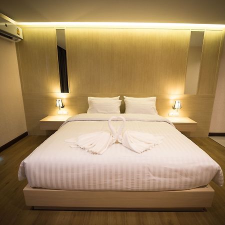 L Hotel Khon Kaen Esterno foto